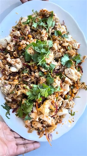 Woolworths TASTE on Instagram: "We got @____khanya to try the viral roast chicken hack using Woolies’ rotisserie chicken at the TASTE office. (Yes, it’s so easy you can make it at work!) She elevated it with jalapeño cashews, rainbow slaw, chilli crisp and coriander. 🍗 The TASTE team approved. Will you be trying it?"