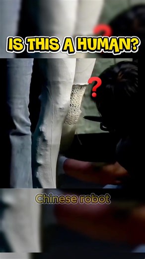 Is this a robot or a person? The end of the debate. 🤖