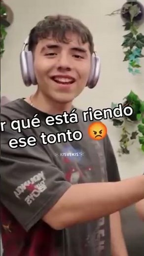 Blow out the candle 🕯️😂 Abraham with the bros #robloxshorts #abrahamm #robloxstory #roblox #holman