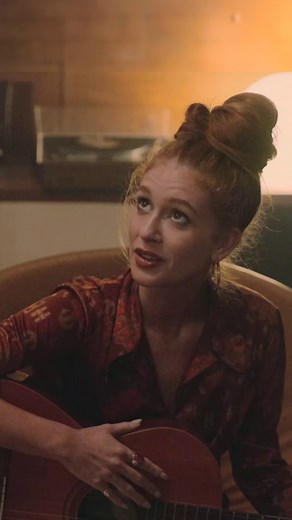 3.7K views · 27 reactions | Ui, ui…. Deu ruim pro Buscetta.  #RioConnection #PraTodosVerem: Trecho da série Rio Connection em que Tomasso Buscetta, vivido por Valerio Morigi, está na sala de sua casa, discutindo com Ana, vivida por Marina Ruy Barbosa. Ela quebra vários objetos. | Globoplay | Facebook