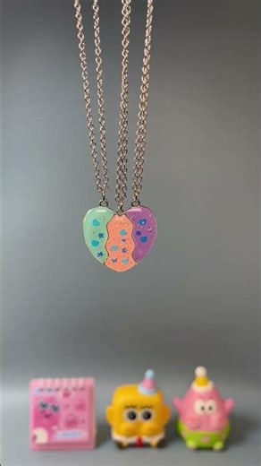 There are lockets of different patterns and styles.