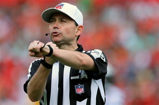 Video appears to show NFL ref push a Broncos player before Dre Greenlaw's response