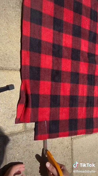 Quick Tutorial: How to Make Blanket Knots in 20 minutes