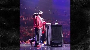 Warren Sapp Dances Onstage at Justin Timberlake Concert