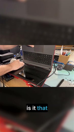 Streak-Free LCD Screen! Pro Cleaning Method