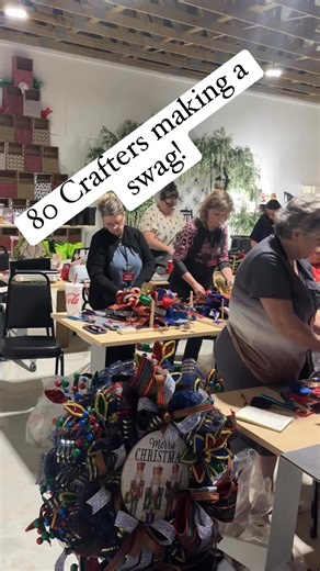 47K views · 272 reactions | Christmas Home for the Holiday workshop #crafters #holidays #christmasdecor! | Polka Dot Wreath Co. | Facebook