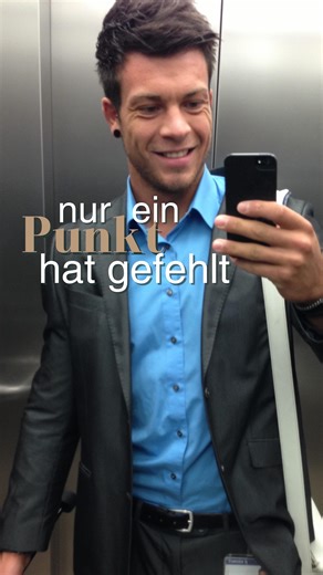 Fabian Nießl | Hybrid Athlet & Coach on Instagram: "Ich war früher ein ziemlich guter Schüler. Mir ist Lernen leicht gefallen, weil ich mir im Unterricht viel merken konnte. Ich hab mir auch bewusst Fächer für mein Abitur ausgesucht, die mir lagen - Mathe und Sport im Leistungskurs. Das Problem war eher: Ich war faul. Ich hab kaum gelernt daheim. Mein Abi-Schnitt war 2,6. Wenn ich ehrlich bin, war das für den Aufwand fast schon zu gut. Und trotzdem finde ich dieses ganze Thema Notendurchschnitt 