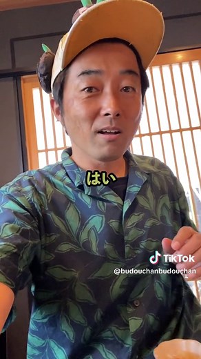 📍高砂市中島にある「お食事処 ごはんや」は、ボリューム満点の定食が楽しめる人気店。豊富なメニューの中でも、2品選べるハーフ定食はおすすめ！ご飯大盛り無料で税込1100円 ご飯おかわり無料は一時休止中のよう。 ▶️ 詳細情報: ・住所: 兵庫県高砂市中島2丁目2-43 ・電話: 050-8884-8752 ・営業時間: 11:00〜15:00 / 17:00〜21:00 ・定休日: 不定休 ・駐車場: あり ▪︎🍴今回の注文は、ハーフ＆ハーフ定食！ ✨トンテキ✖️唐揚げでお腹いっぱい✨ 価格は1100円 ▪︎Cランチも同じく1100円です！ #高砂グルメ #定食ランチ #ハーフ定食 #トンテキ #唐揚げ #ボリューム満点 #ランチ巡り #兵庫グルメ #高砂ランチ #姫路グルメ