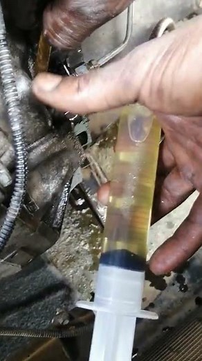 hydraulic clutches: clutch slave cylinder bleeding