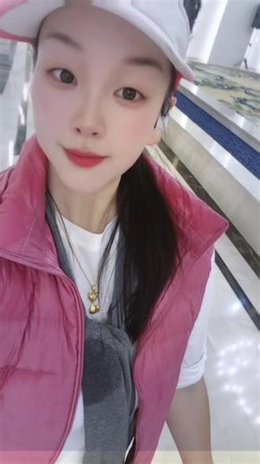 1月1日“不谈从前，不说如果，只希望2026越来越好❤”①晨跑打卡第1741天 ②跪姿俯卧撑150个 ③平板支撑15分钟 ④跳操1个小时