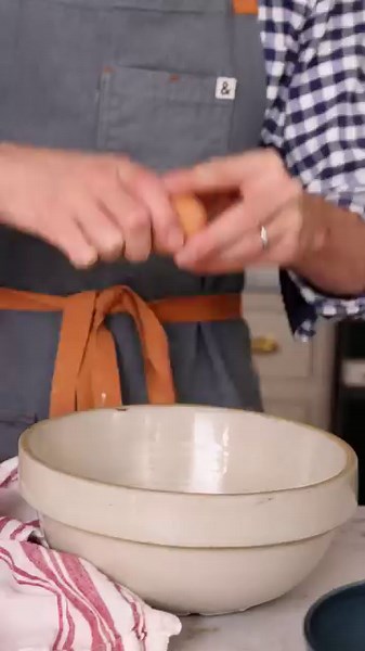 64K views · 1.1K reactions | This easy Manicotti is the cheesy comfort dish you need to make. Mozzarella, parmesan, and creamy ricotta with fresh basil and herbs makes the perfect filling for those big manicotti tubes. Paired with a nice marinara and more cheese, it’s the weeknight meal that’s hard to resist. Recipe up on the blog! #pasta #preppykitchen #baker #recipevideo | Preppy Kitchen | Facebook