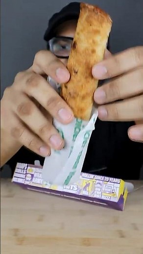 FAASOS BAKED MARGHERITA ROLL REVIEW | CHEESY ITALIAN FLAVOUR TEST | PRICE, TASTE & VALUE