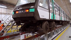 3.7K views · 182 reactions |  Prolongement #Ligne4 : découvrez le nouvel atelier situé au bout du prolongement à #Bagneux !  Les rames de la ligne 4 y sont actuellement préparées pour l'automatisation prochaine de la ligne.  https://www.iledefrance-mobilites.fr/le-reseau/projets/metro-4-prolongement-montrouge-bagneux | Île-de-France Mobilités | Facebook