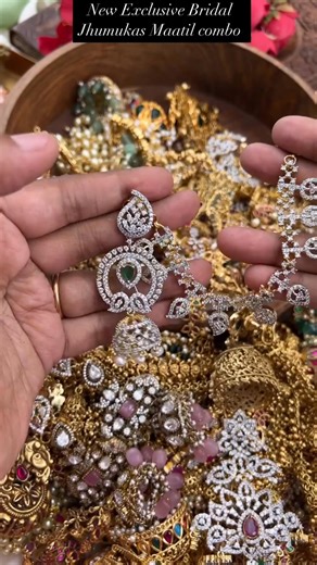 2.9M views · 41K reactions | Bridal Jhumkas with Maatils Collection From Sparkles By Archana. To message the brand and shop the product, CLICK HERE : https://blog.southindiajewels.com/2025/06/29/bridal-jhumkas-with-maatils-collection-from-sparkles-by-archana/ For more trending designs, visit our blog www.blog.southindiajewels.com #jewellery #southindiajewels | South India Jewels | Facebook