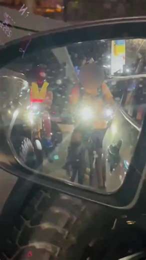 From a reader: “While at the traffic light, the blinking light caught my attention and I called out the biker to turn it off since he’s not moving naman. He ignored me as if he didn’t see me. I have vertigo, and this can also trigger a severe migraine. Thank you.” | VISOR