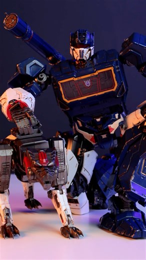 ‪@yolopark‬ ‘s ​⁠AMK Pro Soundwave is here!! 🎶🤩#stopmotion #transformers #modelkit