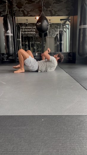 103K views · 2.5K reactions | Jiu Jitsu Workout of the Day: Sliding Hip Escapes + Elbow Bridges. 3 sets of 10. #jiujitsuflo #grappling #bjj #mobility #exercisemotivation #brazilianjiujitsu #fitnessmotivation #workoutmotivation #homeworkout #bodyweightworkout #jiujitsu | Ari Goldman | Facebook
