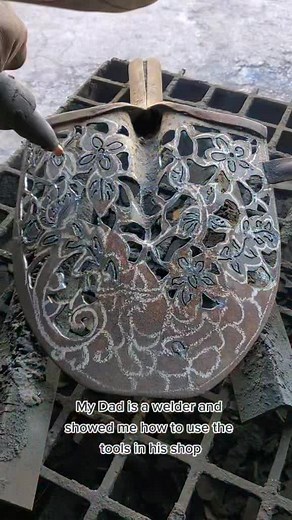 thankful for my Dad everyday. 🥰 #plasmacutting #shovel #metal #art #welding #welder #womenintrades