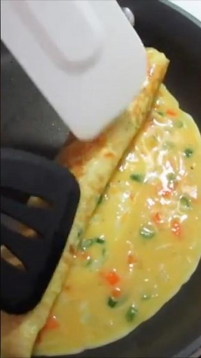 OMELETTE ROLL UP 😋 YUMMY 🤩 #food #cooking #egg #eggs #breakfast #eating #recipe #tutorial