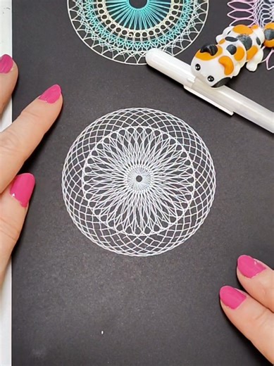 Creating Perfect Shapes Using Gears: A Unique Art Form