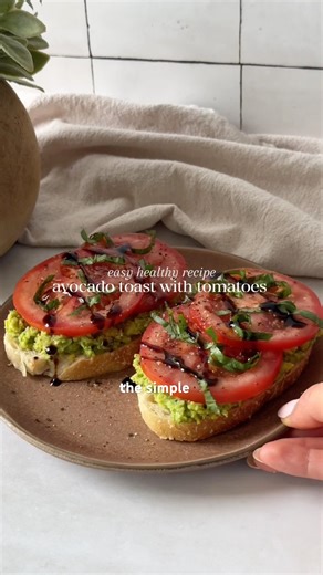 tomato avocado toast 🫶🏼 simple healthy recipe. Recipe below in first comment ⬇️ #avocadotoast