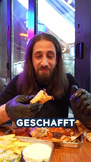 Wir packen das Buffalo Chicken definitiv auf die Karte!🤝🏽🔥🍗 Seid ihr schon hyped darauf?😮‍💨 ....#fyp #foodspot #viral #trend #videoviral