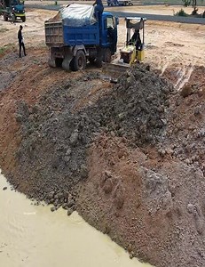 Perfect Backfill – Bulldozer Levels Ground Like Magic | Dozer Tv