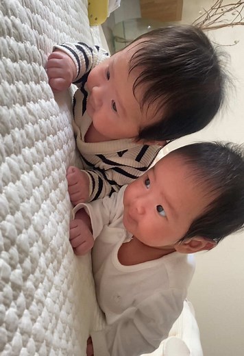 倒した後ガッツポーズしてるみたいで笑った😂 #タミータイム #双子#二卵性双生児 #ddツイン