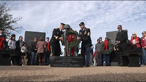 Killeen community lays nearly 8000 wreaths at veteran's cemetery