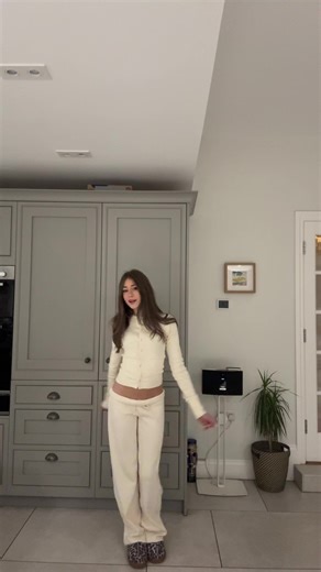 Stylish Tracksuit Outfit Ideas for Every Occasion