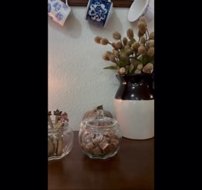 Halloween Decorations-2 PCS Glass Pumpkin Jars with Lid-Halloween Candy Storage for Home Fall Thanksgiving Halloween Party Centerpieces Decor
