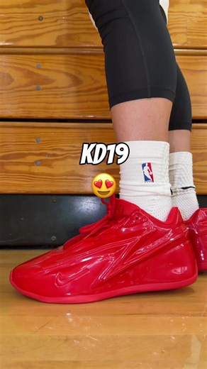 FIRST LOOK: KD19 Red! 😍🔥👀 | kd 19