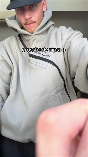 Stylish Crossbody Zips for Fashion Lovers