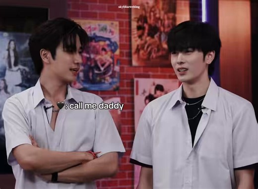perth saying call me daddy and santa‘s reaction to it lmao he was too stunned to speakPERTHSANTA DOMIIA LOVEYOU LH#GMMTVLiveHouse #PerthSanta