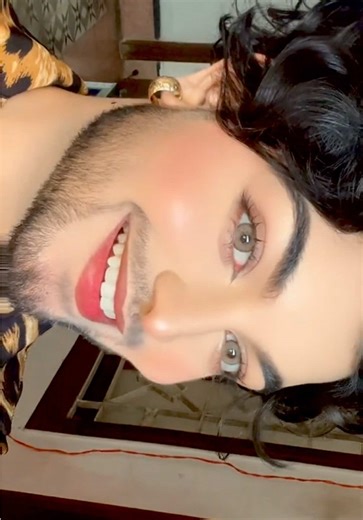 Kuch to hone laga 😚💗. . . . . . . #fyp #viral #views #tiktoknepal🇳🇵 #tiktokpakistan #makeupartist #chiragmakeupartist #eyes #smile #bollywoodsong #pehlekabhinamerahalaisahua #alkayagniksongs #90sbollywoodsong