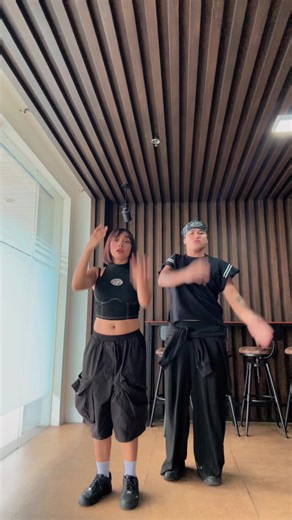 Cheng Bona Dance Challenge: How to Walk It Out