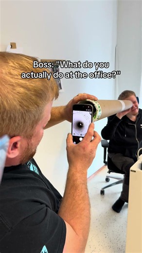 ”Ei siellä näy kuin valoa tunnelin päässä” - Hannes #valco #work #corporatehumor #officelife #työ