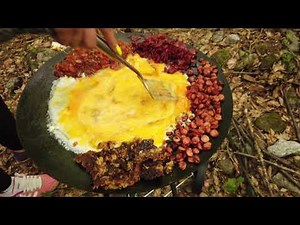 OUTDOOR KITCHEN | How to make scrambled eggs with cheese and sausage - Discada Recipe