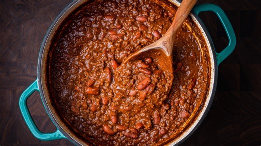 6.4K views · 438 reactions | RECIPE: https://www.sipandfeast.com/classic-chili/ Today we're making beef chili. My version includes beans and lots of deep smoky flavor. It's great with some sour cream and onion to top it off! | Sip and Feast | Facebook