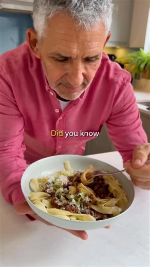 I’m very excited to share that our second cookbook, Good Mood Food, is now available for pre-order! After the incredible response to The Food For Life Cookbook, it became clear that many of you wanted more practical recipes to support your gut health and help you feel better day to day. The idea for Good Mood Food grew from what we saw in @zoe’s research. When people start eating more varied, plant-rich foods, many notice changes to their mood within days: better focus, steadier energy and great