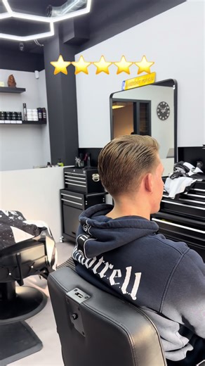 ⭐⭐⭐⭐⭐ kapsel, tot in detail verzorgd. Bij Barbershop Marvora ben je van harte welkom voor een echte 5-sterren ervaring. 📍 Hof 82, Bergeijk 📅 Afspraak maken via 👉 www.barbershopmarvora.nl #barbershop #review #knippen #bergeijk #kapper