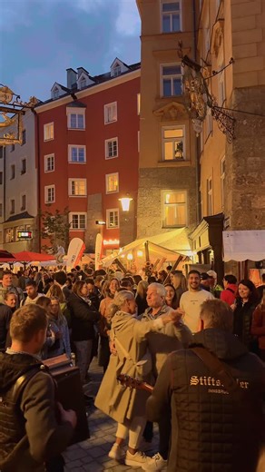 Weingassenfest 2025! ✨🍷 What a night yesterday at Innsbruck’s wine festival in the Old Town! But don’t worry if you missed it, the fun continues TODAY! 🎶🍇 When: September 5 & 6, 2025 Time: 11:00 am - 10:00 pm Where: Innsbruck Altstadt #myInnsbruck #WineFestival #OldTown #LoveTirol | Innsbruck - Tyrol (Austria)