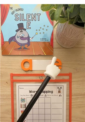Pound it, sound it, map it! 👊✨ Master the a_e vowel sound with this hands-on word mapping activity. It’s the perfect way to practice segmenting while encoding. Don’t forget to pair this activity with a great read aloud!