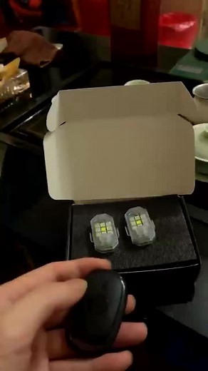 remote wireless mini led strobe light #ledstrobelights #ledflashlight