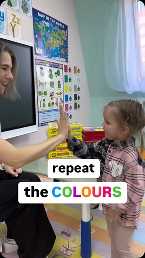 ШКОЛА АНГЛИЙСКОГО SKILLBRIDGE | Repeat the colours with your kids☺️🇬🇧 Такое наглядное повторение помогает запомнить любую лексику быстрее и эффективнее!🫶🏻 | Instagram