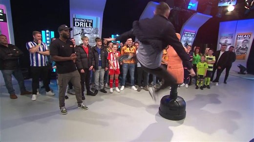 Robbie Keane demonstrates outrageous MMA kick!