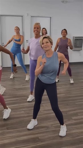 ジャザサイズジャパン公式アカウント on Instagram: "フィットネスは、『たった1回頑張る』だけではない 毎日の小さな積み重ねが大事💪✨ #毎日の積み重ね #フィットネスライフ #続ける力 #ジャザサイズ #健康習慣 #今日も動こう #小さな努力が未来を変える #運動は裏切らない #継続は力なり #自分をアップデート"