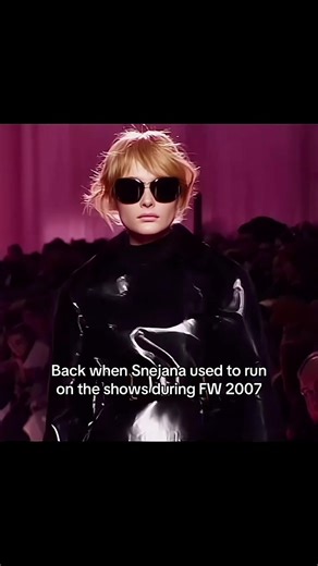 Snejana Onopka at Yves Saint Laurent FW 2007