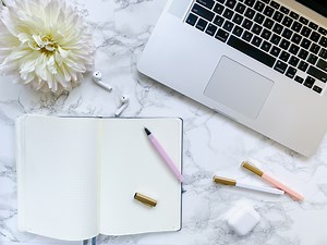 How to style and shoot flat lays with your phone - Emily Kim Photography