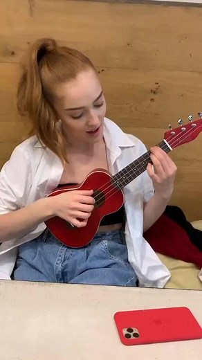 Learn to Play Ukulele: Beginner Strumming Techniques